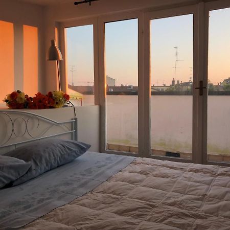 Charming 1-Bed Apartment In Milano Kültér fotó