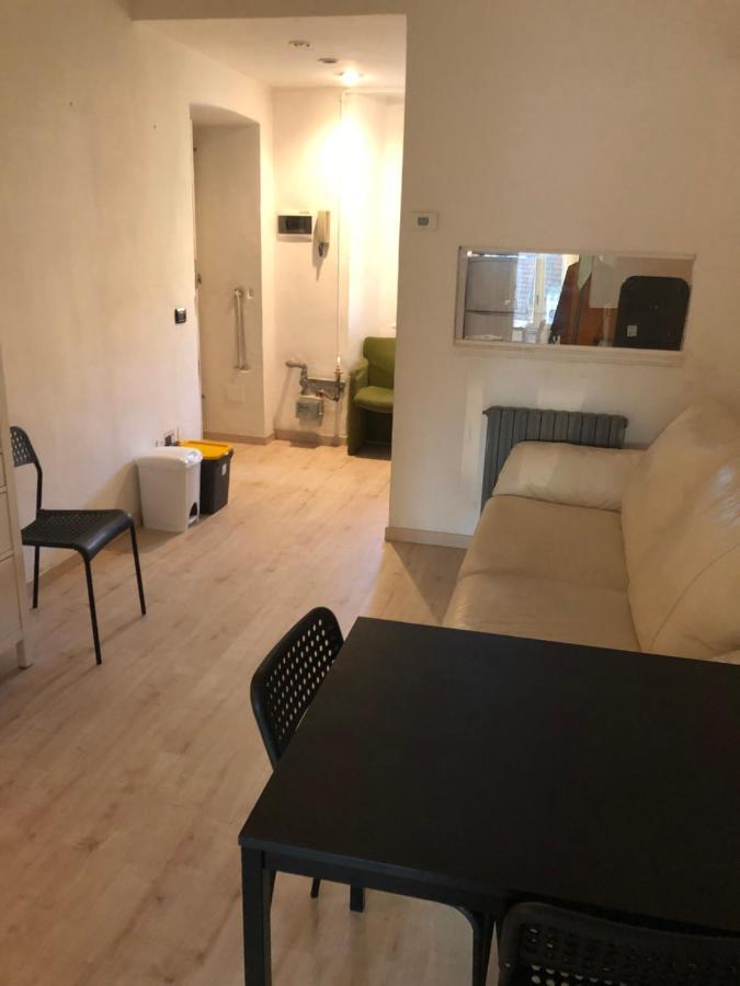 Charming 1-Bed Apartment In Milano Kültér fotó