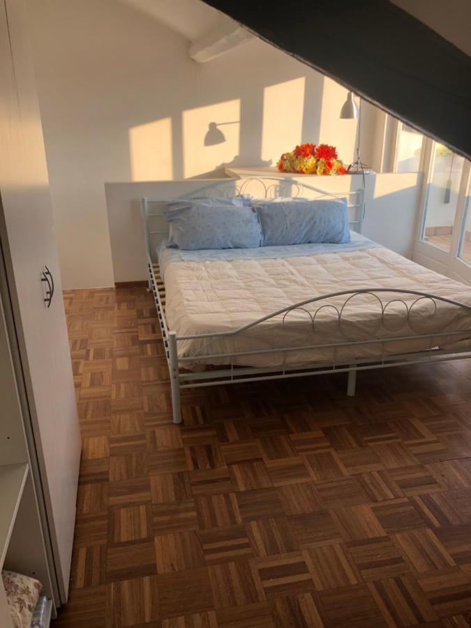Charming 1-Bed Apartment In Milano Kültér fotó