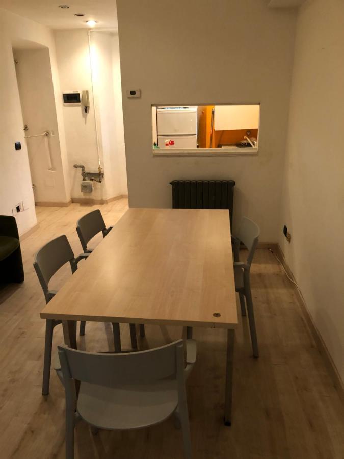 Charming 1-Bed Apartment In Milano Kültér fotó
