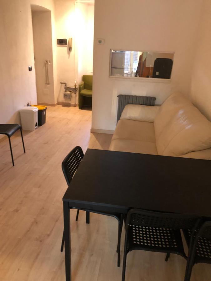 Charming 1-Bed Apartment In Milano Kültér fotó