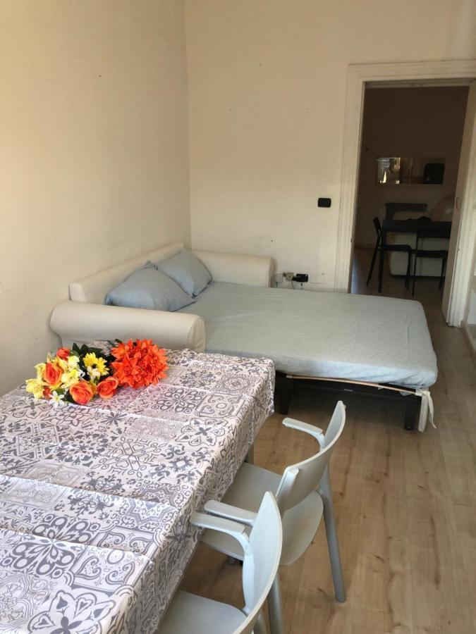 Charming 1-Bed Apartment In Milano Kültér fotó