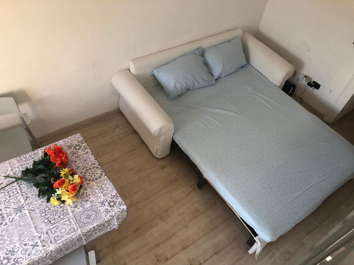 Charming 1-Bed Apartment In Milano Kültér fotó