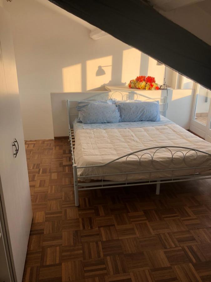 Charming 1-Bed Apartment In Milano Kültér fotó